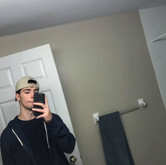 Meet your Posher, Massimo - Picture 1 of 1